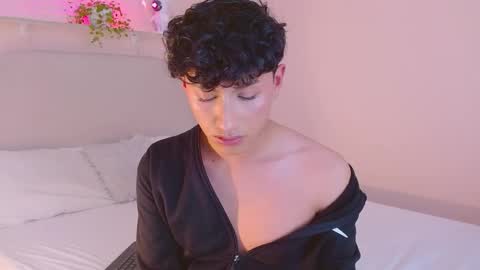Jamie femboy online show from November 2025 01:27:01 AM