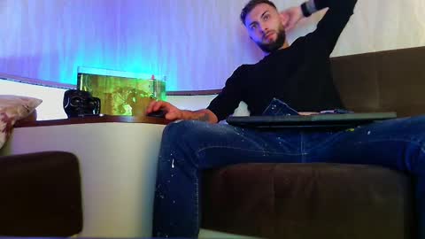 Robbie online show from March 2025 12:04:02 AM