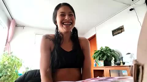 janariivera1 online show from October 2025 07:01:01 PM