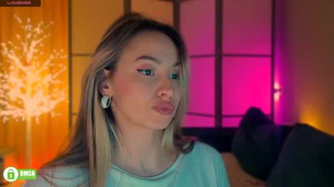 Snapshot of jane_bloempje chatting on January 2025 09:26:01 PM Jane and sheron online show from January 2025 09:26:01 PM