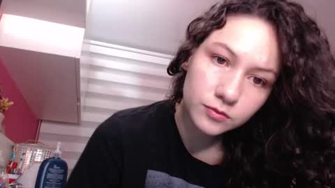 Snapshot of jane_r chatting on October 2025 10:47:02 PM Jane online show from October 2025 10:47:02 PM