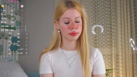 Jennifer  online show from October 2025 07:36:02 PM