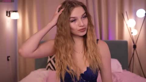 Snapshot of janetjennings chatting on April 2026 06:52:01 AM Day Alice Night Stella online show from April 2026 06:52:01 AM