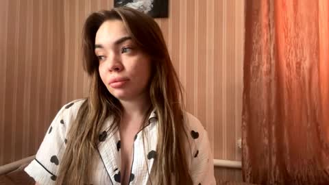 Mia online show from May 2026 08:00:01 AM