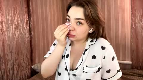 Mia online show from May 2026 03:15:02 AM