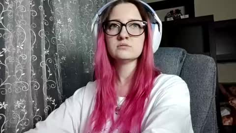 Snapshot of janetteschrayter chatting on April 2026 04:44:01 PM Persa online show from April 2026 04:44:01 PM