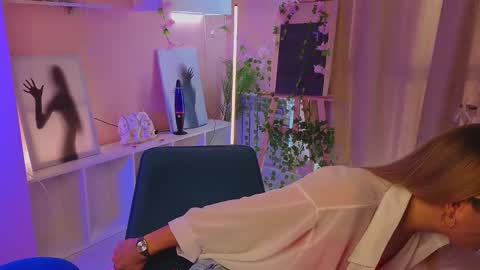 Hi Im Alice and here youll find something online show from October 2025 06:23:02 AM