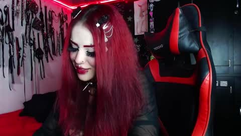 Snapshot of janna_ink chatting on December 2024 04:58:02 AM online show from December 2024 04:58:02 AM