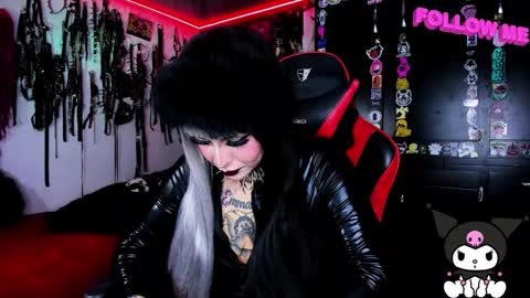 Snapshot of janna_ink chatting on October 2025 10:40:02 PM online show from October 2025 10:40:02 PM