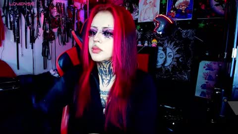 Snapshot of janna_ink chatting on December 2025 12:07:02 AM online show from December 2025 12:07:02 AM