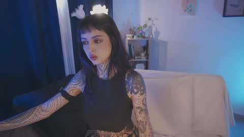 Snapshot of janne_maybe chatting on April 2026 02:15:01 PM jmaybe e online show from April 2026 02:15:01 PM