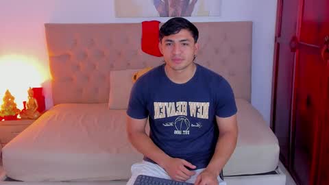 janomar01 online show from December 2025 06:38:02 PM