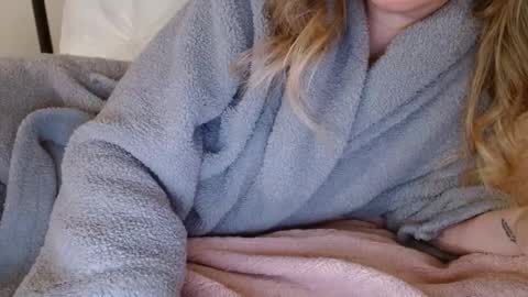 Snapshot of januarydaze chatting on January 2025 12:39:02 PM the small pp whisperer ball puncher online show from January 2025 12:39:02 PM