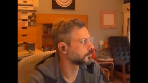 Snapshot of jareth_returns chatting on January 2025 10:45:01 PM jareth_returns online show from January 2025 10:45:01 PM