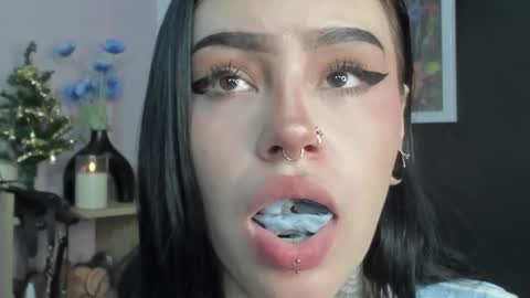 Maria online show from December 2025 02:21:01 AM