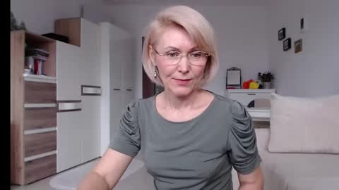 Jasmin room for people 40 online show from January 2025 02:02:02 PM