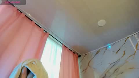 Snapshot of jasmine_hyper_1 chatting on December 2024 02:39:02 PM Jas online show from December 2024 02:39:02 PM