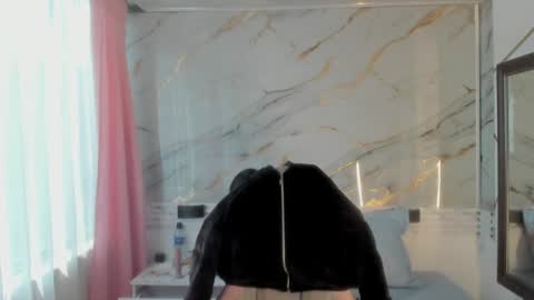 Snapshot of jasmine_hyper_1 chatting on January 2025 01:39:01 PM Jas online show from January 2025 01:39:01 PM