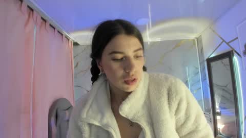 Snapshot of jasmine_hyper_1 chatting on March 2025 09:06:02 PM Jas online show from March 2025 09:06:02 PM