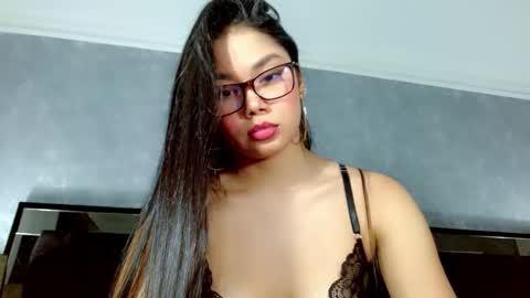 Jazmin online show from October 2025 11:58:02 PM