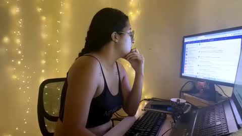 Snapshot of jasmineprincess_ chatting on April 2026 01:00:02 PM Jasmine online show from April 2026 01:00:02 PM