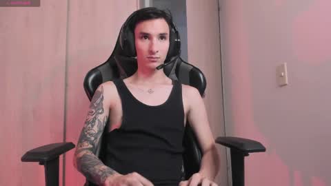 jasper__thompson online show from April 2026 10:33:02 PM