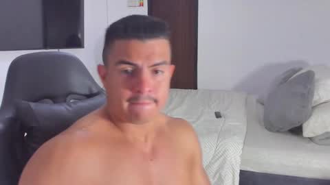 JBrooksXx online show from January 2025 01:08:01 AM