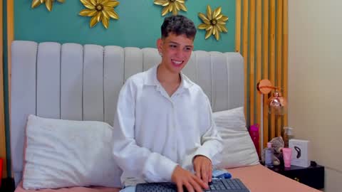 J A S S O N  online show from December 2024 01:42:02 PM