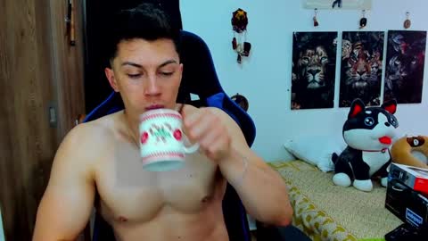 Javier online show from December 2024 08:55:01 PM