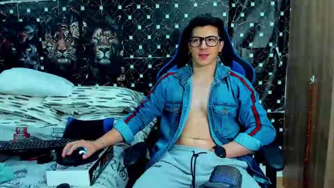 Javier online show from February 2026 11:38:01 PM