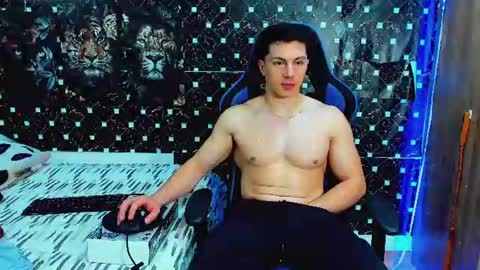 Snapshot of javiersexymann chatting on June 2026 06:00:02 AM Javier online show from June 2026 06:00:02 AM