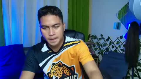 Snapshot of jay_hotcummer chatting on April 2026 11:33:01 AM JL online show from April 2026 11:33:01 AM