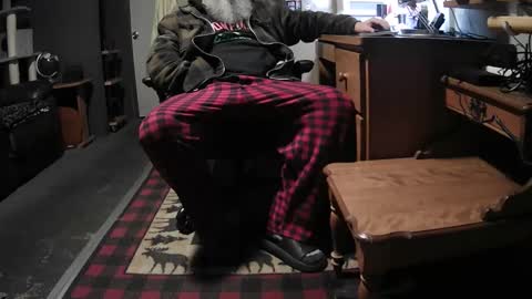 Snapshot of jaycanbefun chatting on November 2025 01:22:01 AM Grand Zaddy or Jay its casual online show from November 2025 01:22:01 AM