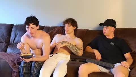 Snapshot of jaycex_69 chatting on December 2024 07:38:02 AM THE HOUSE online show from December 2024 07:38:02 AM