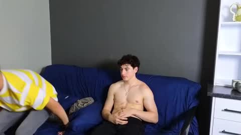 Snapshot of jaycex_69 chatting on December 2024 07:42:01 AM THE HOUSE online show from December 2024 07:42:01 AM