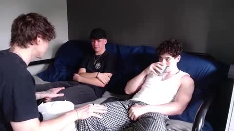 Snapshot of jaycex_69 chatting on January 2025 06:58:02 AM THE HOUSE online show from January 2025 06:58:02 AM