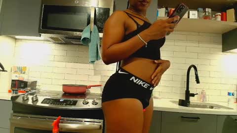 Snapshot of jaydomonique chatting on June 2026 01:07:02 AM Naomiruty online show from June 2026 01:07:02 AM