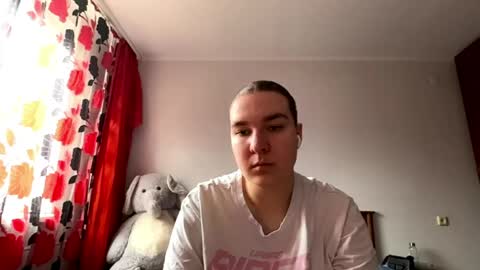 Mia online show from April 2026 01:16:02 PM