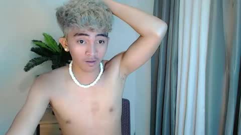 jaysee_hugecox online show from April 2026 06:22:01 PM