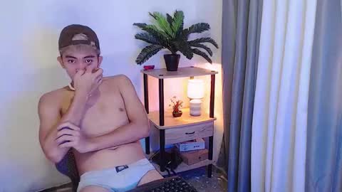 jaysee_hugecox online show from April 2026 02:27:02 AM