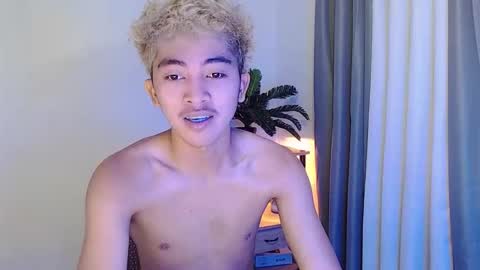 jaysee_hugecox online show from May 2026 02:49:02 AM