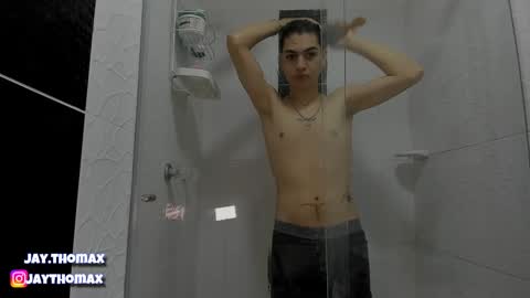 jaythomax online show from December 2024 06:43:01 PM