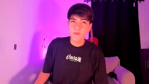 jaythomax online show from November 2025 12:32:01 AM