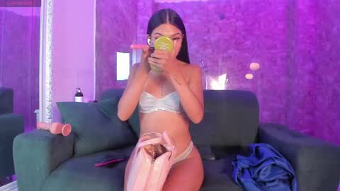 jazmiin_evans online show from April 2026 08:35:02 AM