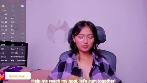 Snapshot of jazmin_blue_ chatting on January 2025 10:01:01 PM Jazmin online show from January 2025 10:01:01 PM