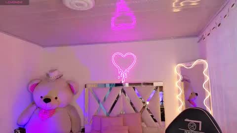 Jazmin  online show from October 2025 11:55:01 AM