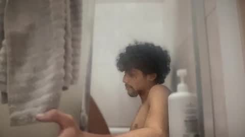 Snapshot of jbloxs chatting on November 2025 10:47:01 AM Royal Family online show from November 2025 10:47:01 AM