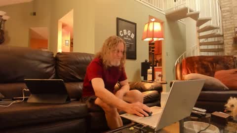 Snapshot of jdineuless chatting on February 2025 11:24:01 PM JDinEuless online show from February 2025 11:24:01 PM