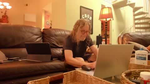 Snapshot of jdineuless chatting on September 2025 01:54:01 PM JDinEuless online show from September 2025 01:54:01 PM