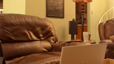 Snapshot of jdineuless chatting on October 2025 05:13:02 PM JDinEuless online show from October 2025 05:13:02 PM